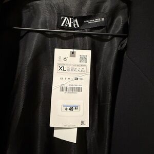 Brand New with Tags Black Zara Blazer with Unique Detailing